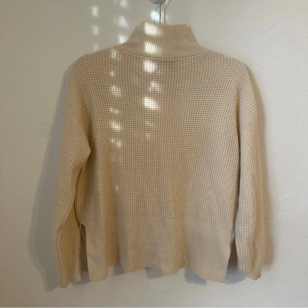 Everlane 100% Cashmere‎ Boxy Turtleneck Sweater in Bone Size XS